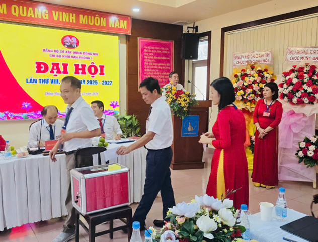 dảng vien 5.png