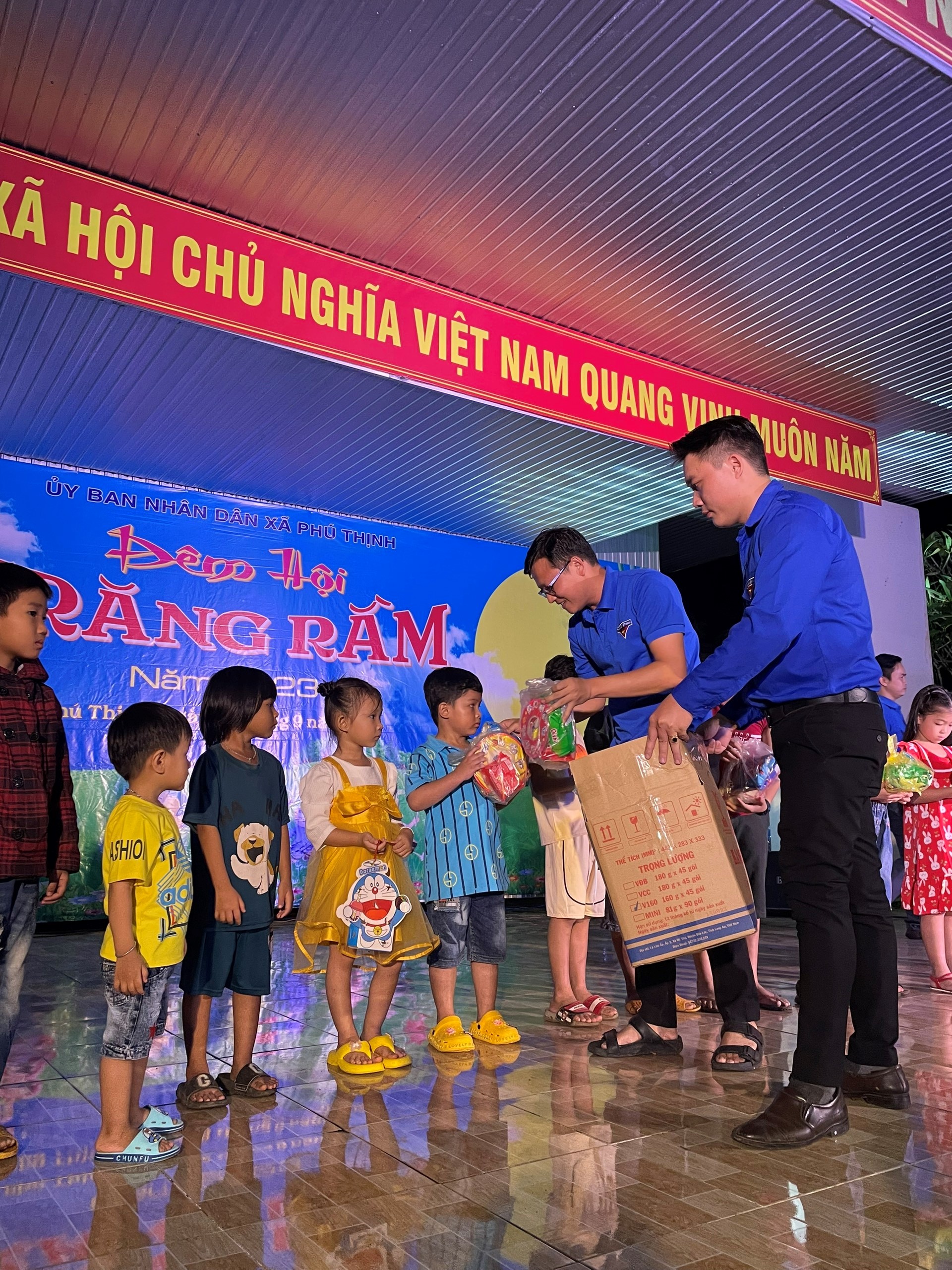 trung thu tan phu 2.jpg
